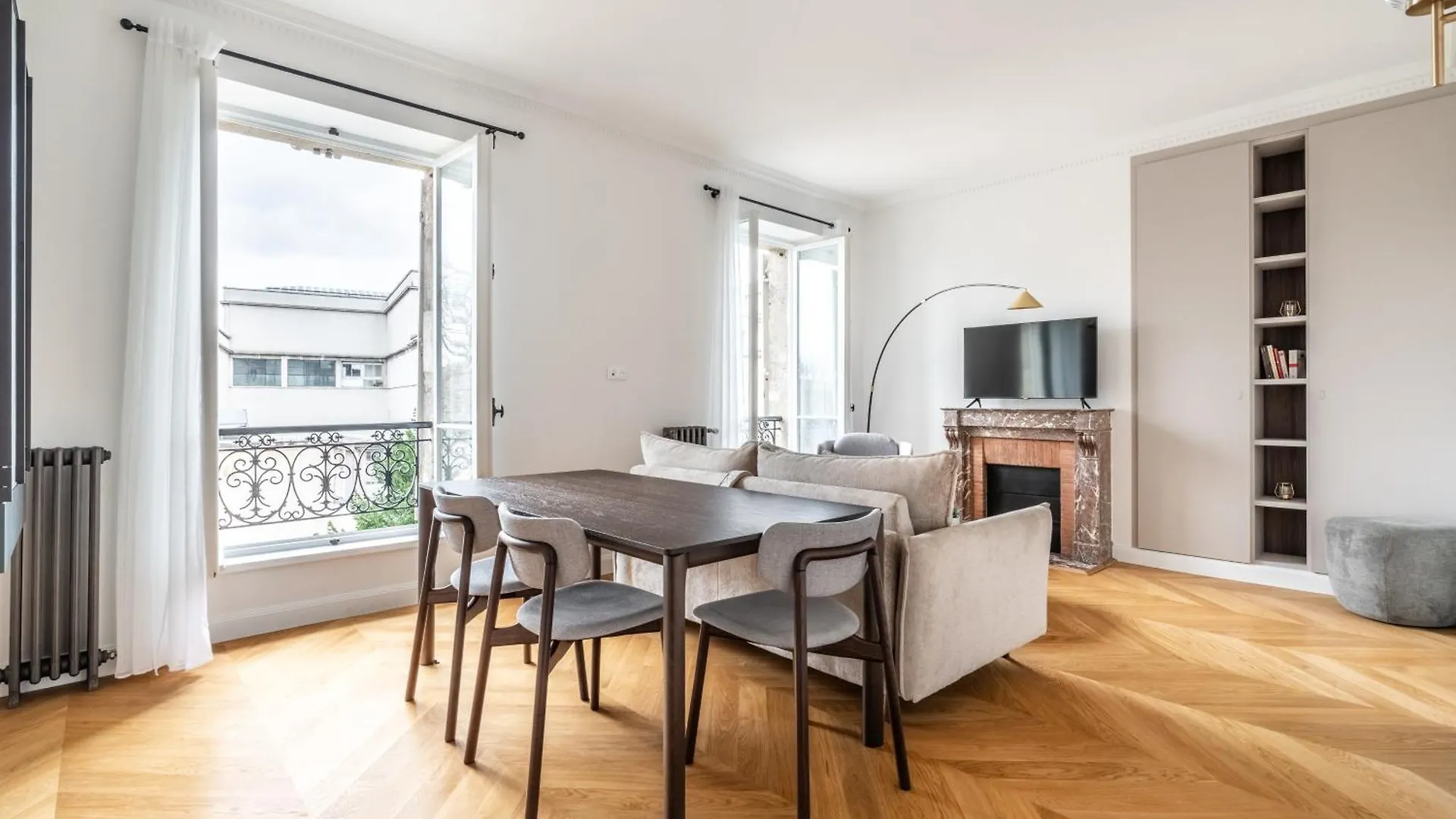 Luxury Living Alma Apartmán *